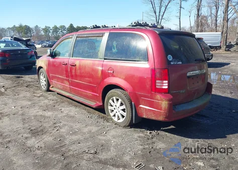 2008 Chrysler Town & Country Touring z USA, uszkodzony, nr VIN 2A8HR54PX8R134313